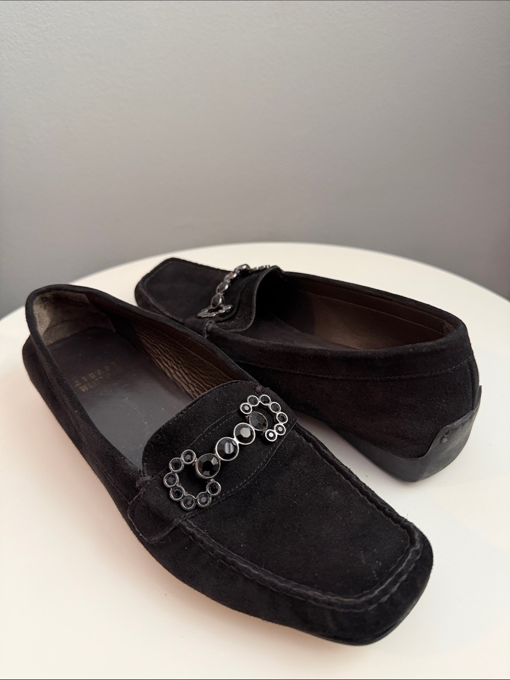 Stuart Weitzman Black Suede Driving Loafers Crystal Bar Ornament Size 7 Flaw